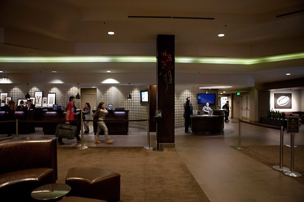 Hilton Anaheim -1 Hilton Anaheim -1
