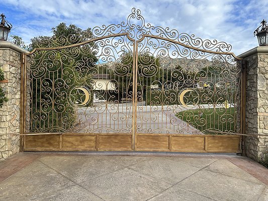 Banks Mansion Reference Photos