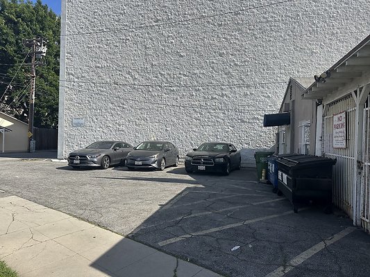 Parking lot-around Verse