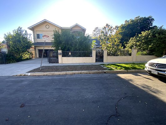 4021 Willowcrest Ave